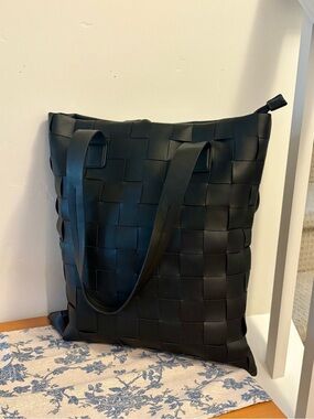 Nasty Gal Collection Woven Vegan Leather Tote Bag – Black EUC  15"X17" 11" drop
